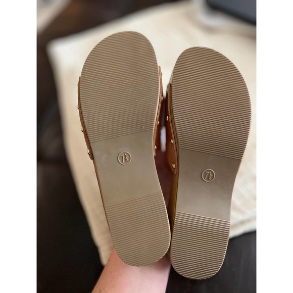 COPY - UNIVERSAL THREAD SLIP ON SANDALS COGNAC - Picture 4 of 6